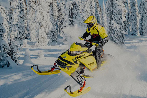 スノーモービル